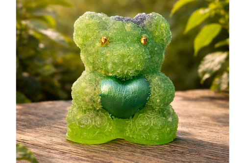 Emerald Love Resin Teddy Bear – Handcrafted Decorative Showpiece