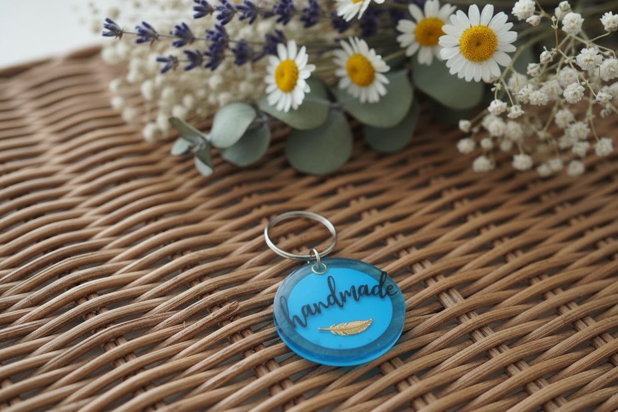 💙 Personalized Blue Resin Keychain – “Friends Forever” Name Design